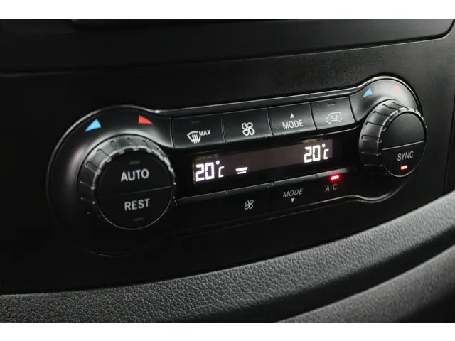 Mercedes-Benz Vito 114 CDI Lang 2020 Diesel 44