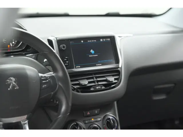 Peugeot 208 PureTech 82 Signature 2018 Benzine 45