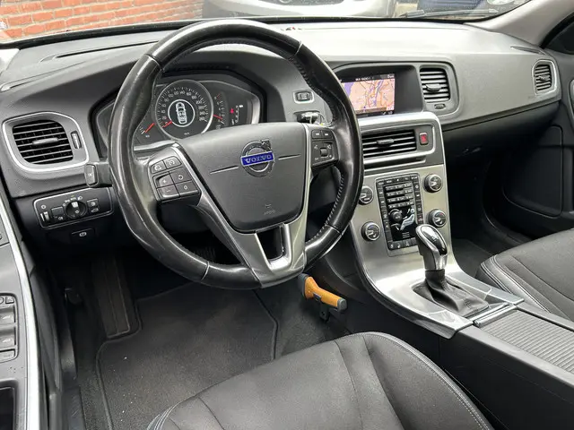 Volvo V60 3