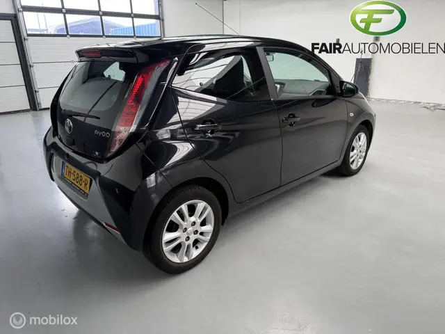 Toyota Aygo 1.0 VVT-i x-wave 2017 Benzine 6