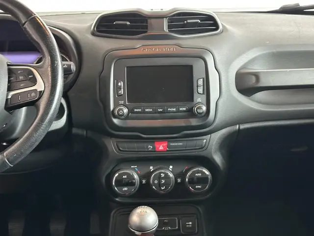 Jeep Renegade 1.4 MultiAir Opening Edition 2015 Benzine 10