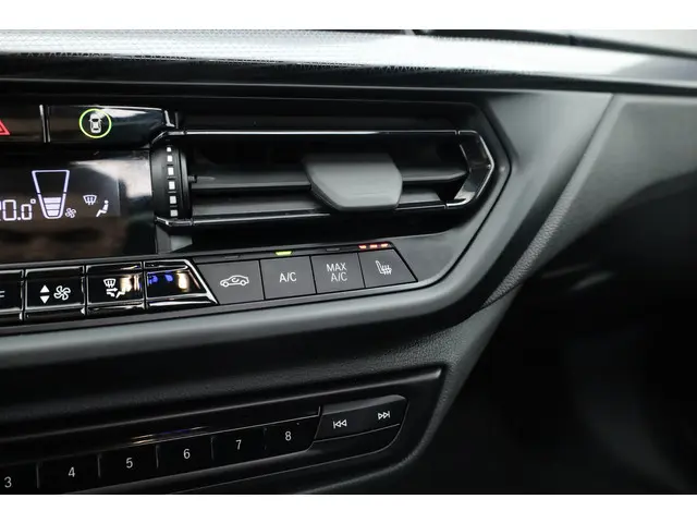 BMW 1 Serie 118i M-Sport Pro - Orig. NL 2024 Benzine 38