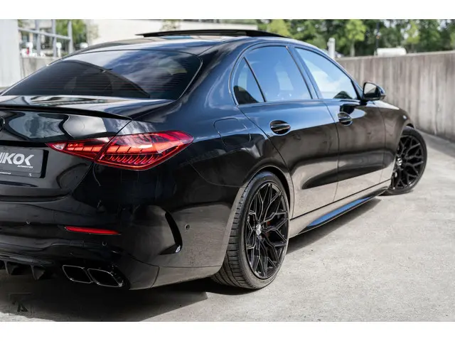 Mercedes-Benz C-Klasse 300 AMG Line 2021 Benzine 56