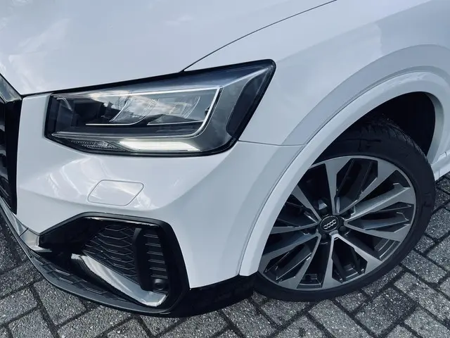 Audi Q2 35 TFSI Pano Automaat s-Line Led 2022 Benzine 24