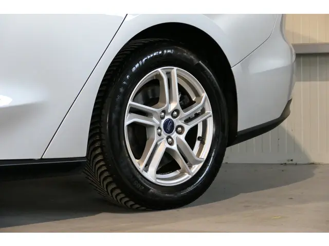 Ford Focus Wagon 1.0 EcoBoost 2020 Benzine 6