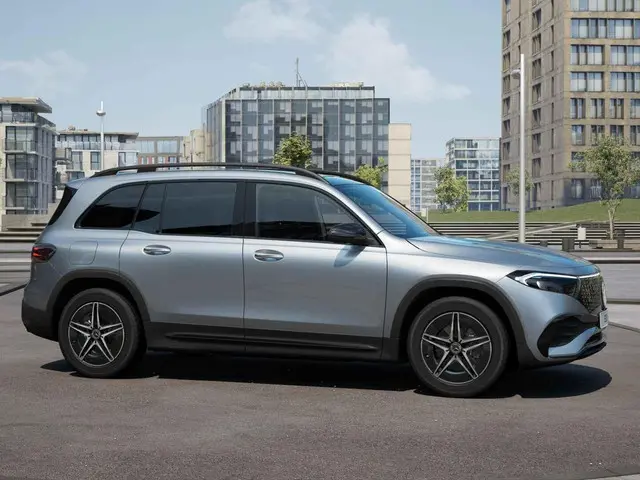 Mercedes-Benz EQB 250+ AMG Line 71 kWh 2026 Elektrisch