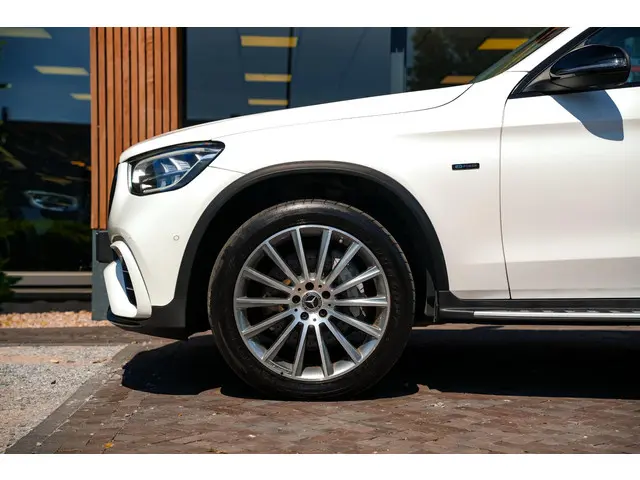 Mercedes-Benz GLC 300e 4MATIC 2021 Hybride Benzine 12