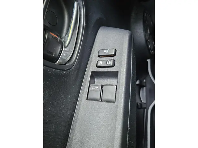 Toyota Yaris 1.0 VVT-i Aspiration 2013 Benzine 15