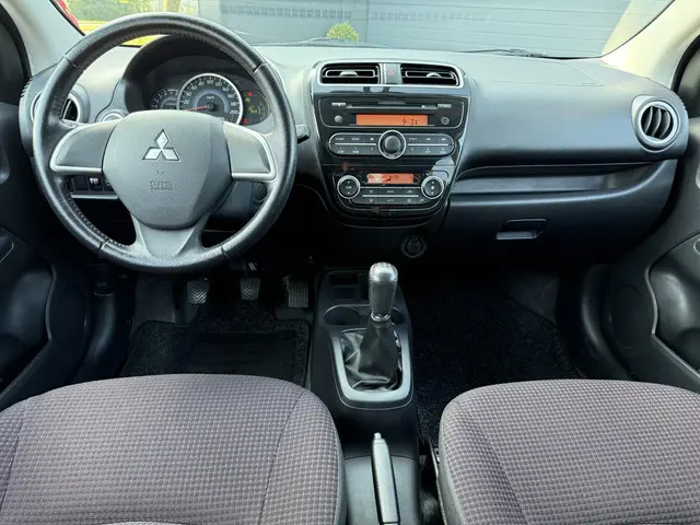 Mitsubishi Space Star 1.0 Intense 2013 Benzine 3