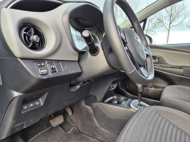 Toyota Yaris 1.5 Hybrid Dynamic 2019 Hybride Benzine 25