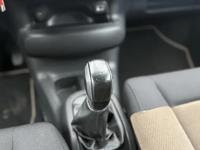 Citroën C4 Cactus 1.2 PureTech Business 2016 Benzine 23