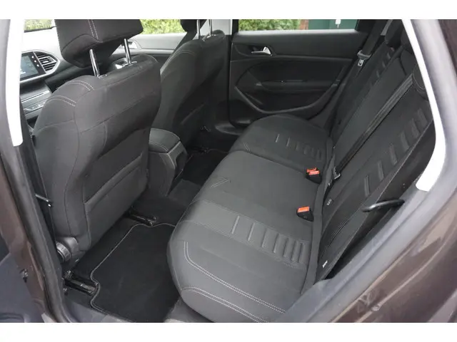 Peugeot 308 SW 1.2 130pk panoramadak NAP 2014 Benzine 8