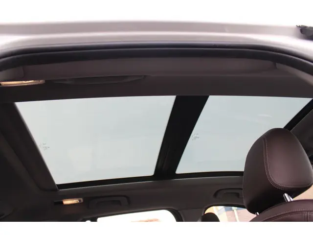 BMW X1 sDrive20i 260pk High Executive Pano 2017 Benzine 14
