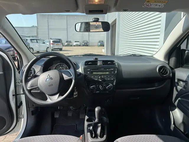 Mitsubishi Space Star 1.0 Cool+ 2020 Benzine 14