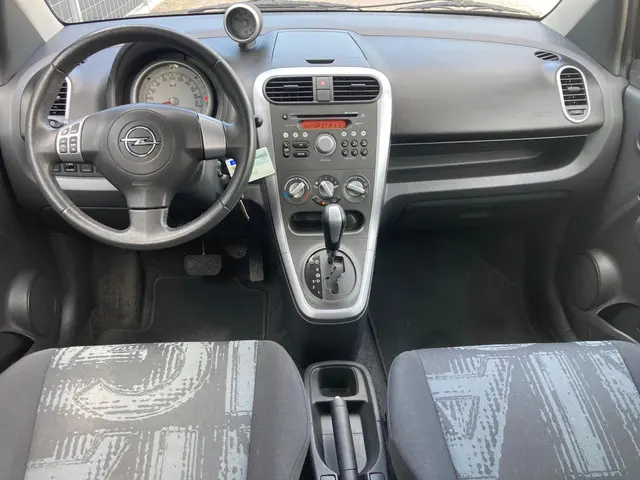 Opel Agila 1.2 Edition AUTOMAAT ! 2013 Benzine 10