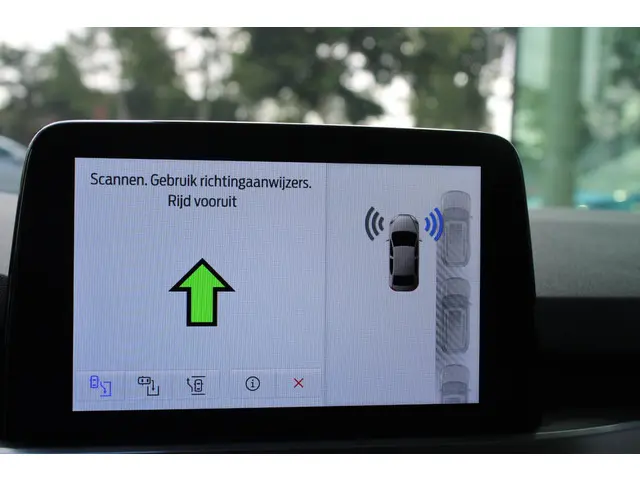 Ford Kuga 2.5 PHEV Titanium 2022 Hybride Benzine 32