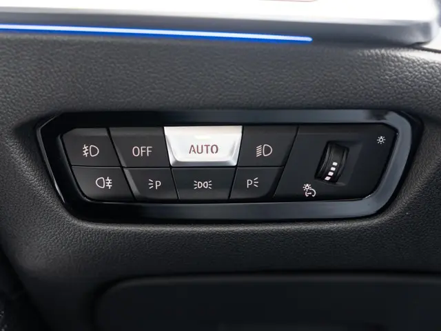 BMW 3 Serie Sedan 320i 2020 Benzine 21