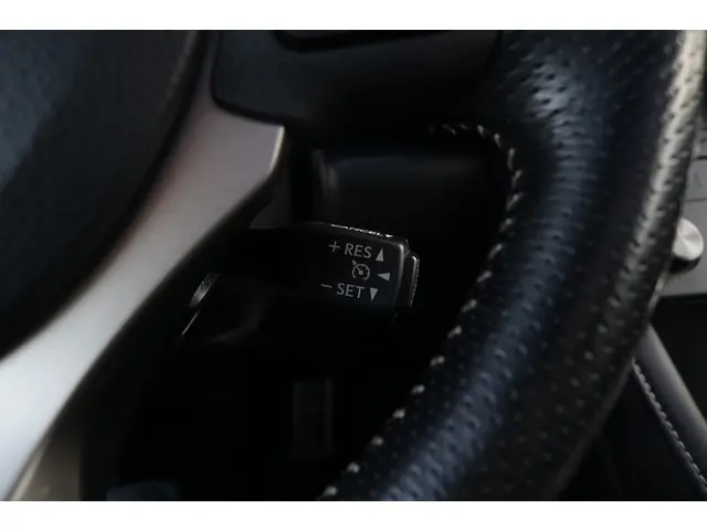 Lexus RC 300h F SPORT Line 2018 Hybride Benzine 22