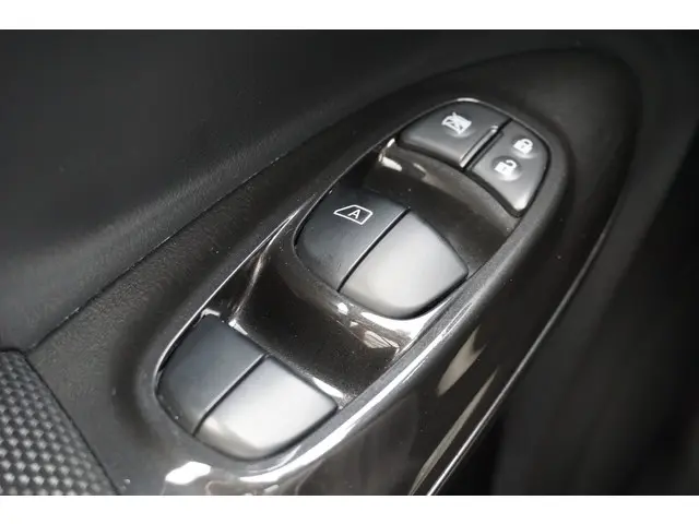 Nissan Juke 1.2 DIG-T S/S Connect Edition 2015 Benzine 21