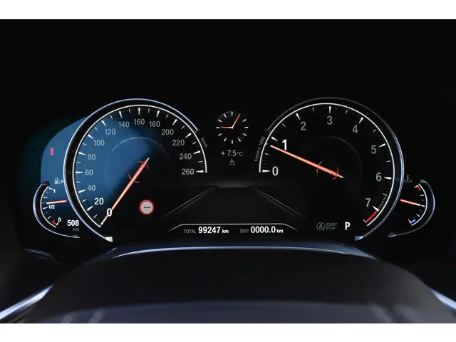 BMW 7 Serie 740Li High Executive 2015 Benzine 55