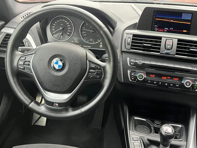 BMW 1 Serie 118i M Sport High Executive 2013 Benzine 20