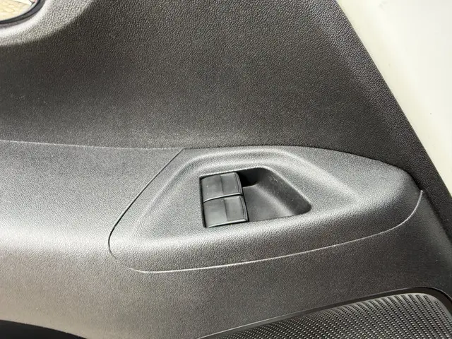 Peugeot 108 1.2 VTi Allure 2014 Benzine 14