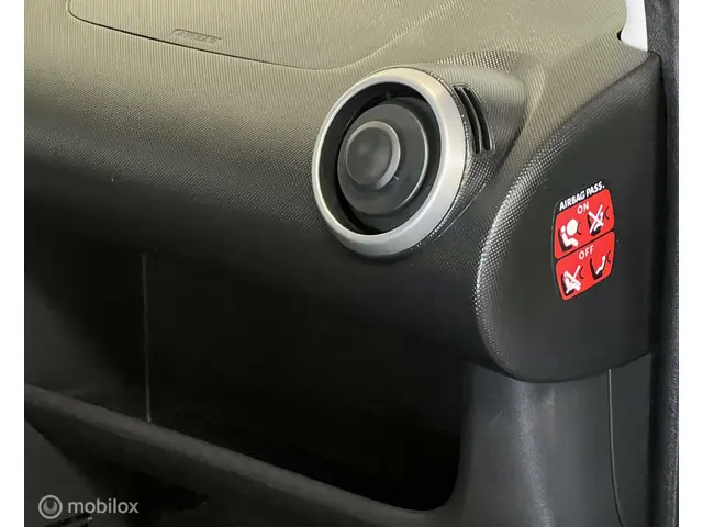 Toyota Aygo 1.0 VVT-i Now 5-drs [ NAP airco ] 2013 Benzine 18