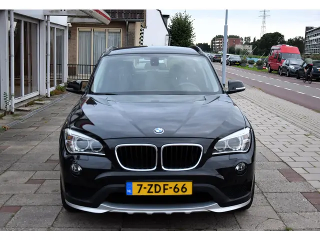 BMW X1 SDrive20i Executive 2014 Benzine 27