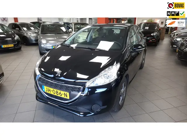Peugeot 208 1.2 PureTech Blue Lease 2015 Benzine
