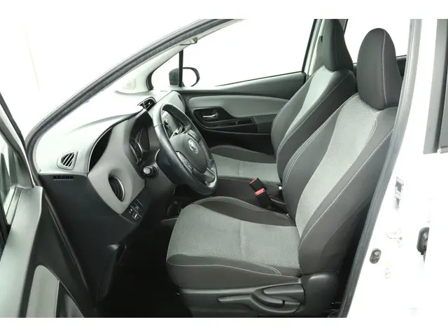 Toyota Yaris 1.5 Hybrid Aspiration 2015 Hybride Benzine 17
