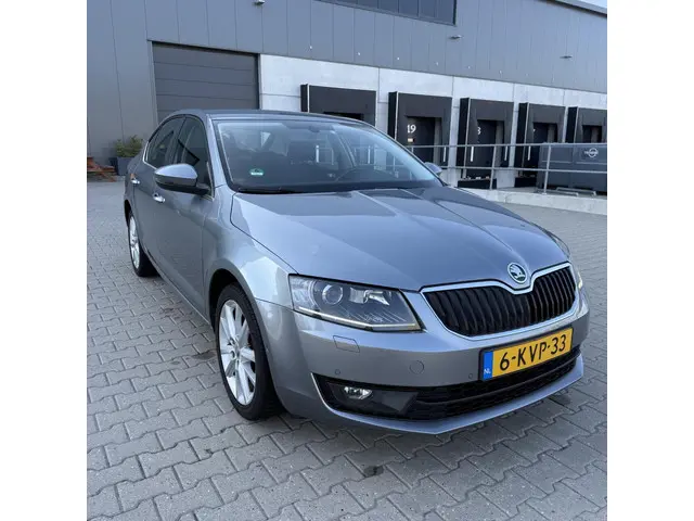 Škoda Octavia 1.2 TSI Greentech Elegance 2013 Benzine 2