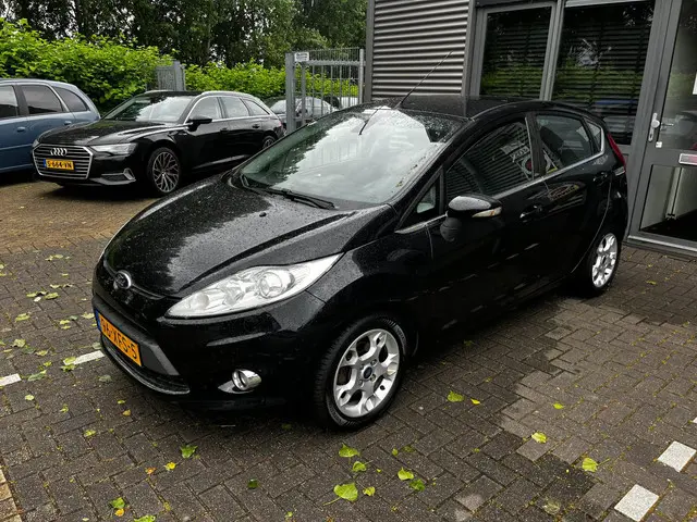 Ford Fiesta 1.25 Titanium 2012 Benzine 2