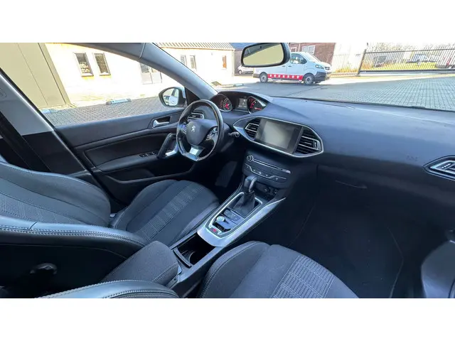 Peugeot 308 SW 1.2 PureTech GT-line 2018 Benzine 18