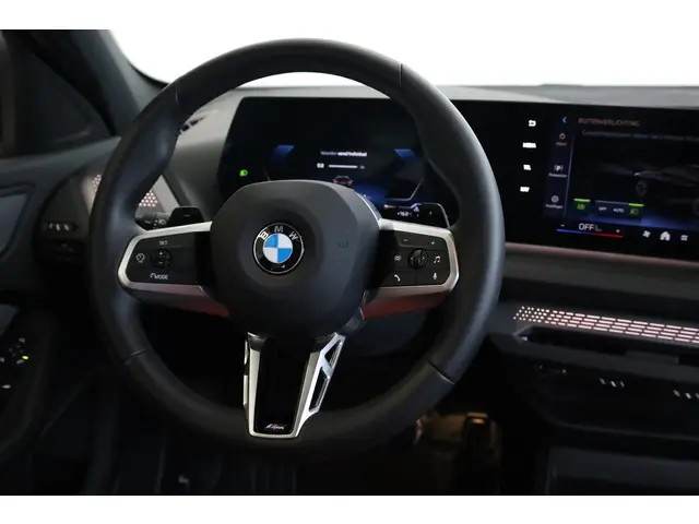 BMW 1 Serie 120 2025 Benzine 11