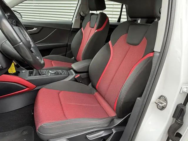 Audi Q2 1.0 TFSI Sport 2017 Benzine 24