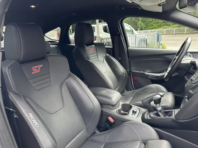 Ford Focus 2.0 EcoBoost 250PK ST-3 2014 Benzine 11