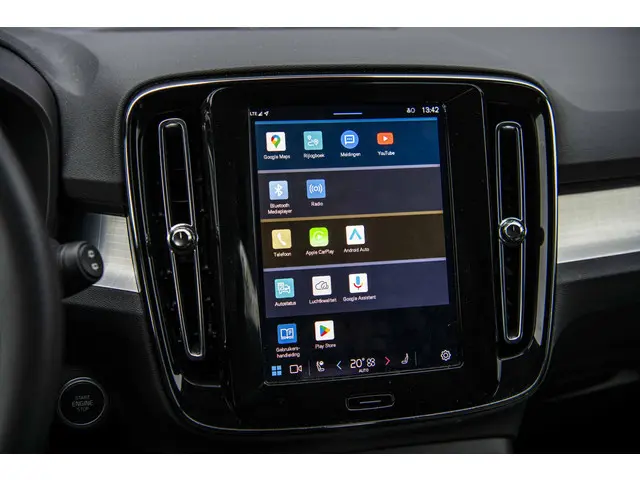 Volvo XC40 2.0 B4 Plus Dark 2025 Benzine 19