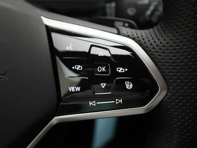 Volkswagen Tiguan 1.5TSI/150PK R-Line DSG 2021 Benzine 8