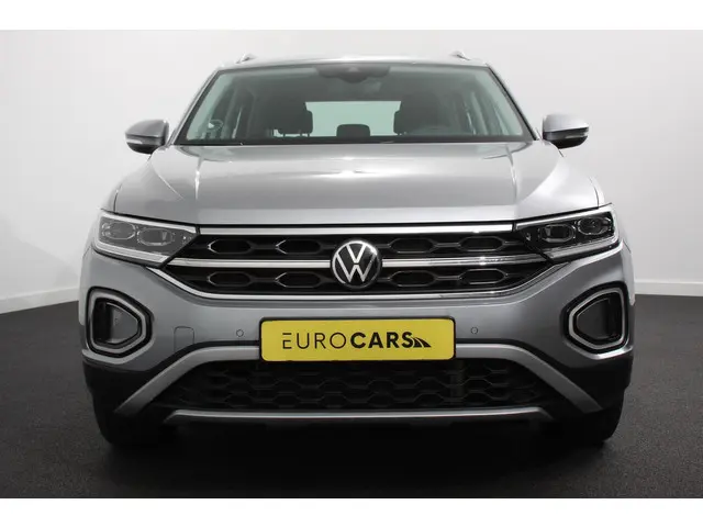 Volkswagen T-Roc 1.5 TSI 150pk DSG Style 2023 Benzine 4