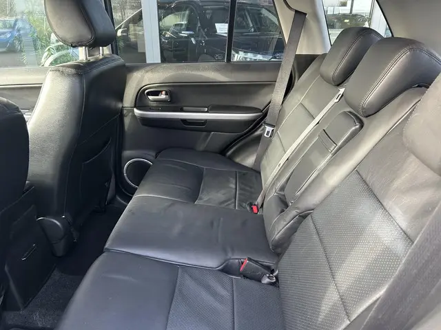 Suzuki Grand Vitara 2.4 Exclusive 2013 Benzine 19