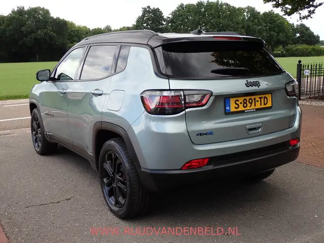 Jeep Compass 4XE 240 PHEV Upland 2023 Hybride Benzine 5