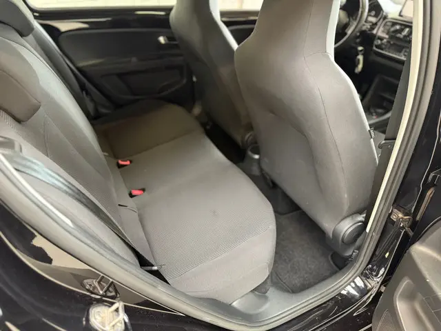 Volkswagen up! 1.0 high up! BlueMotion 2015 Benzine 9