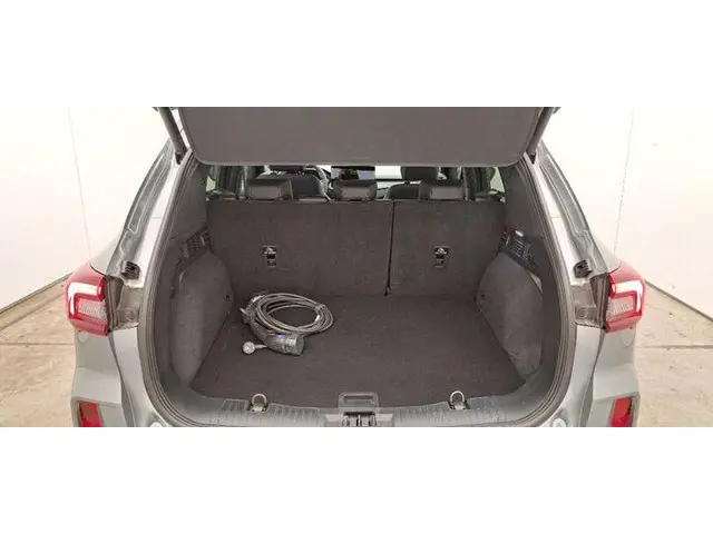 Ford Kuga 2.5 PHEV ST-Line X 2024 Hybride Benzine 30