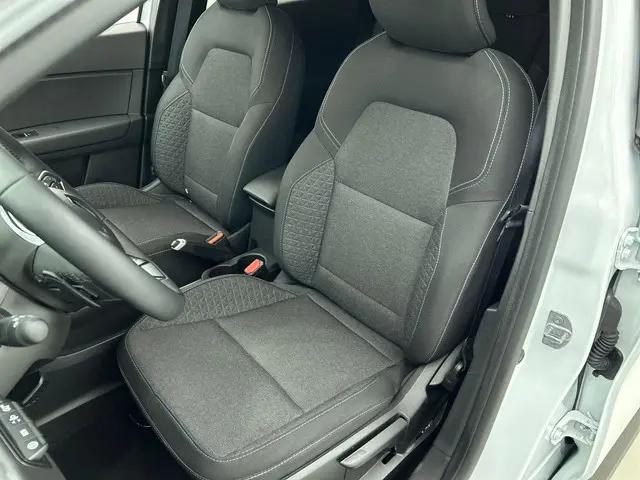 Renault Captur 1.3 MHEV 160pk 2025 Hybride Benzine 8