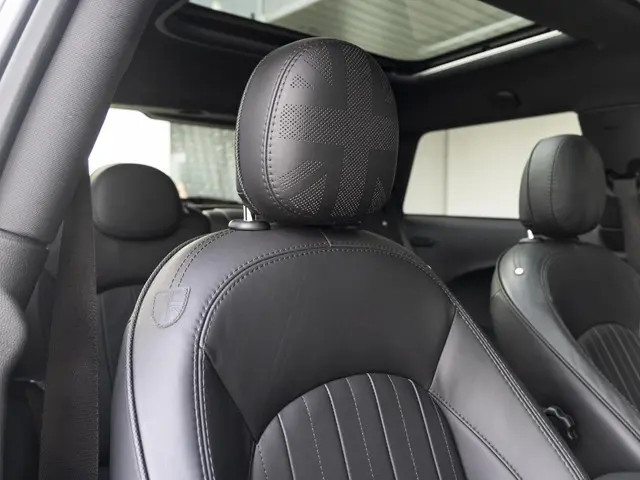 MINI 3-Deurs John Cooper Works 2022 Benzine 12