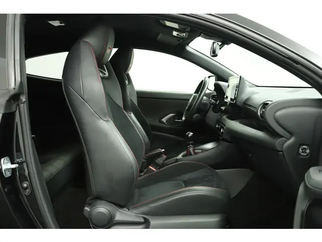 Toyota Yaris 1.6 GR Premium 2021 Benzine 21