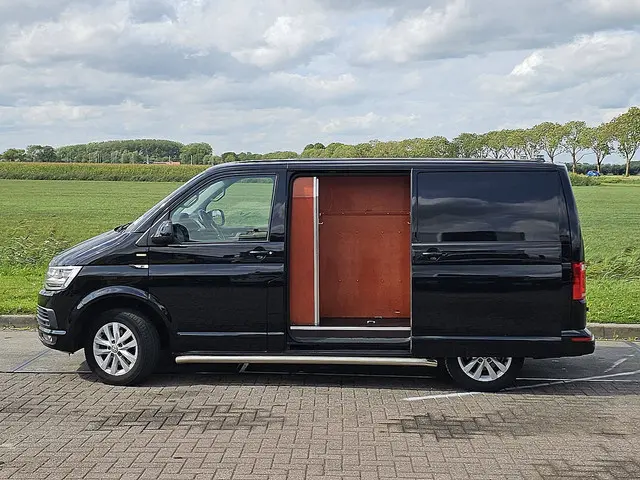 Volkswagen Transporter 2.0 TDI 2019 Diesel 15