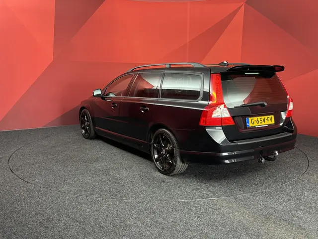 Volvo V70 1.6 T4 Summum 2013 Benzine 6