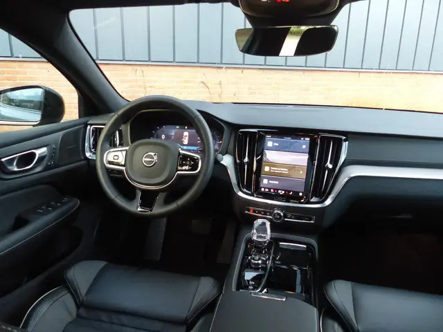 Volvo S60 T8 AWD Ultimate Dark 2024 Hybride Benzine 9