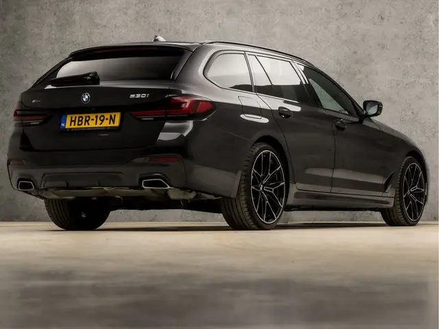 BMW 5 Serie Touring 530i xDrive M Sport 2023 Benzine 5